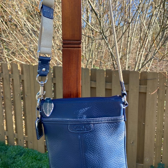 Coach Penelope Legacy Swingpack 42206 Navy Blue Pebbled Leather Crossbody Bag - Picture 3 of 12